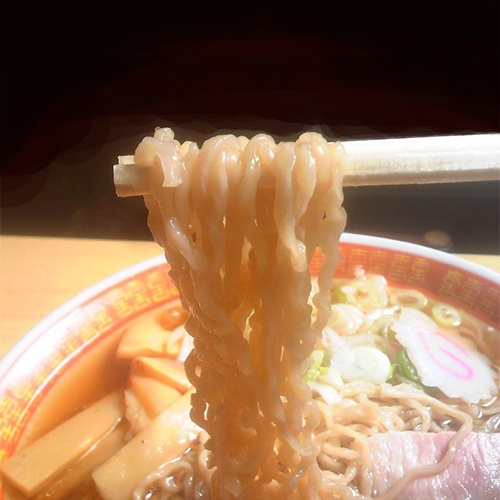 米沢ラーメンで使われるちぢれ麺