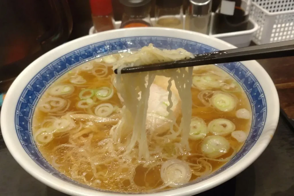 釜石ラーメンの極細ちぢれ麺