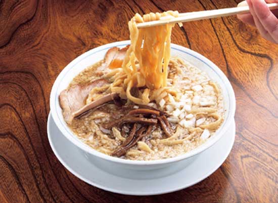 燕背脂ラーメン