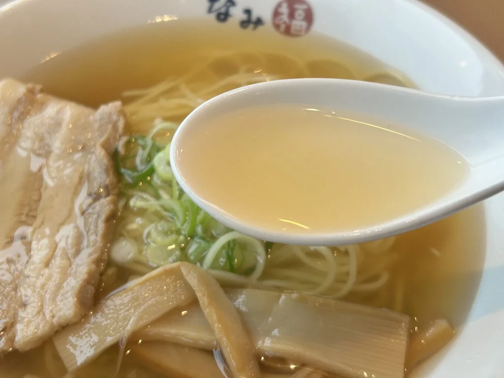 新潟ラーメンなみ福の醤油ラーメン