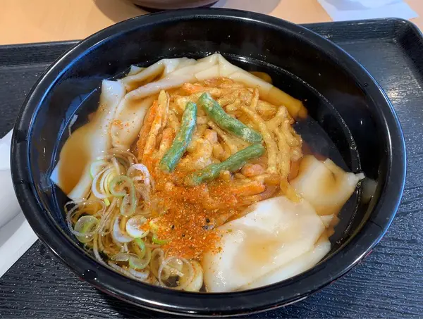 自由度が高いひもかわラーメン