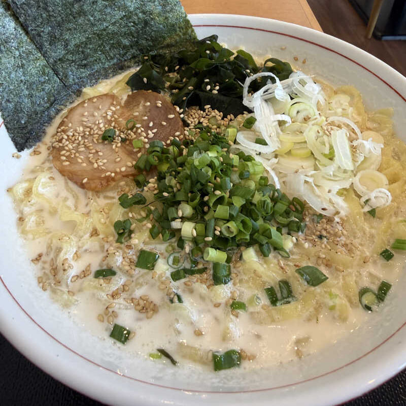 天然温泉湯舞音 袖ケ浦店のホワイトガウラーメン