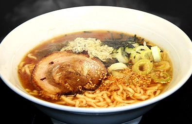 入善町ブラウンラーメンの具材例