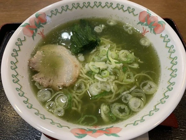 道の駅万葉の里高岡のグリーンラーメン